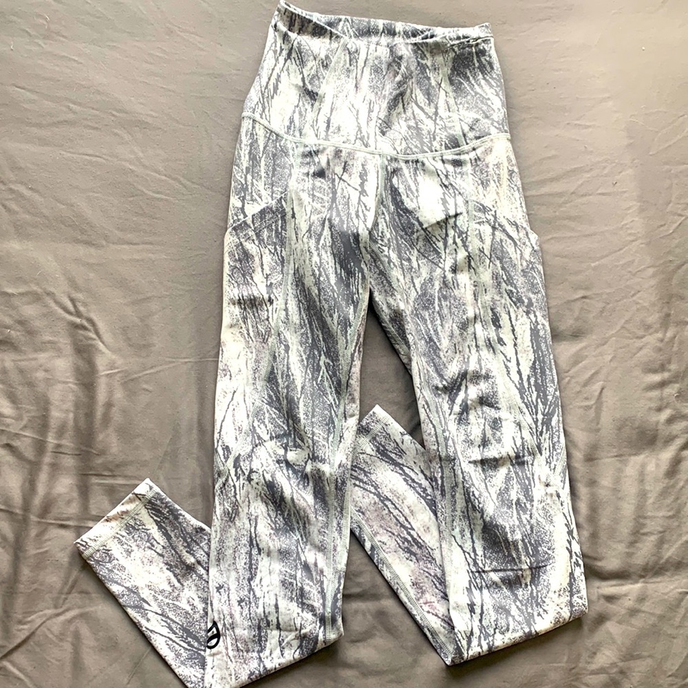 P’tula pocket leggings. Size small.